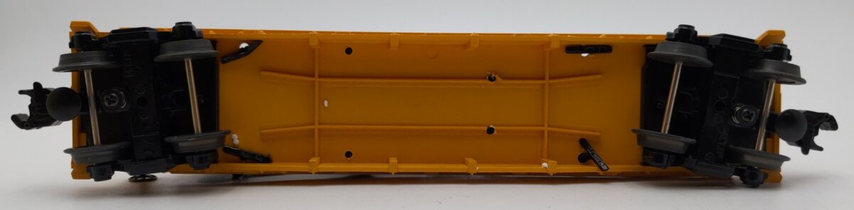 MTH 30-76122 O Gauge Milwaukee Road Flatcar With 2 Box Trucks #60 EX/Box