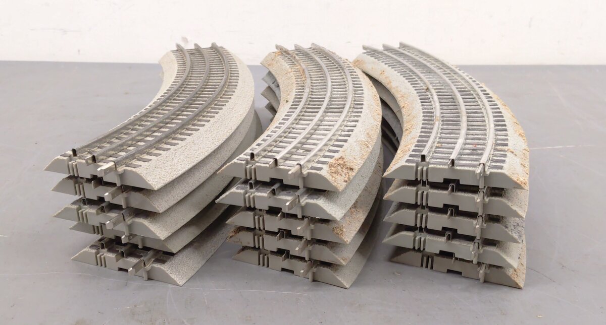 Lionel 6-12015 FasTrack O36 Full Curved Track (14) VG