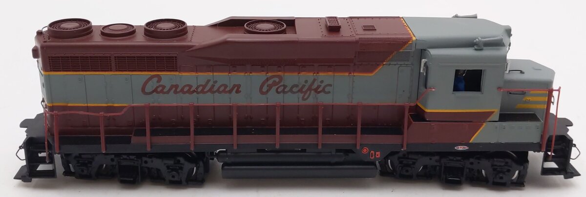 Bachmann 82019 HO Canadian Pacific GP-30 Powered Diesel Locomotive #8201 EX/Box