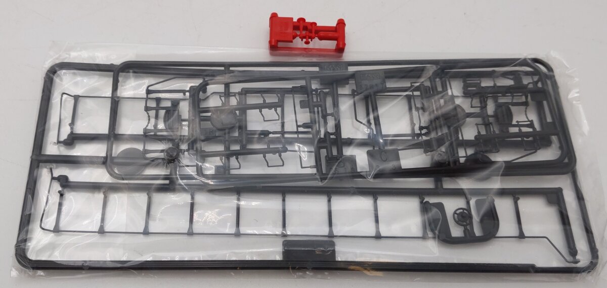 Kato 37-1701 HO Scale CP Rail SD-45 Diesel Locomotive #5493 EX/Box
