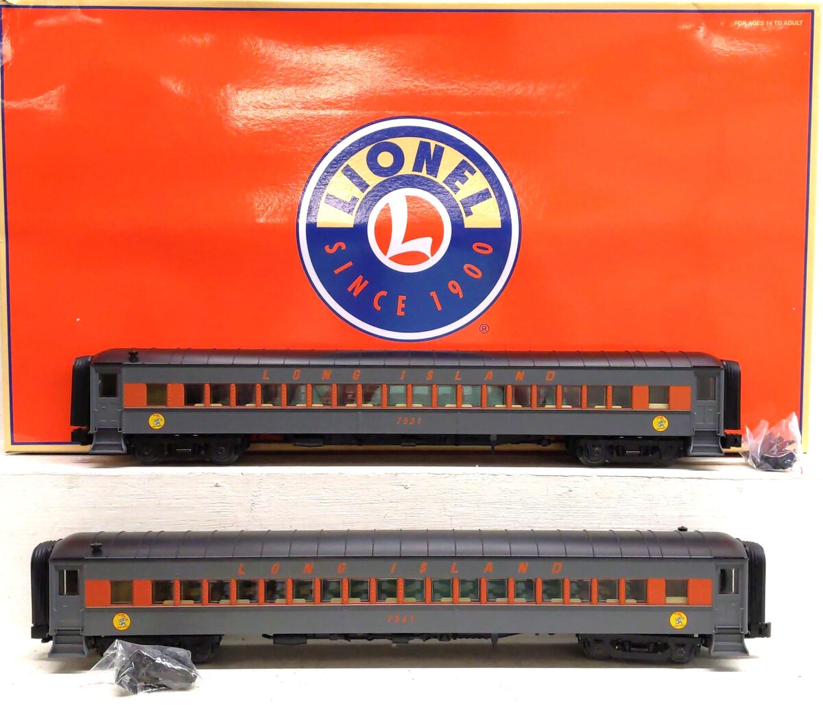 Lionel 2227120 O Long Island Railroad 72' Passenger Coach #2 (Pack of 2) LN/Box