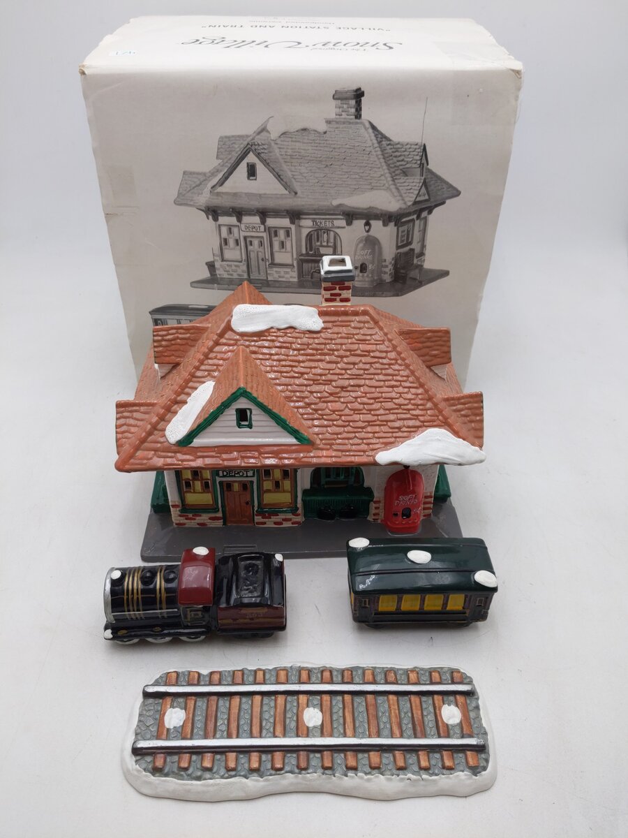 Dept 56 5122-5 Village Station and Train EX/Box