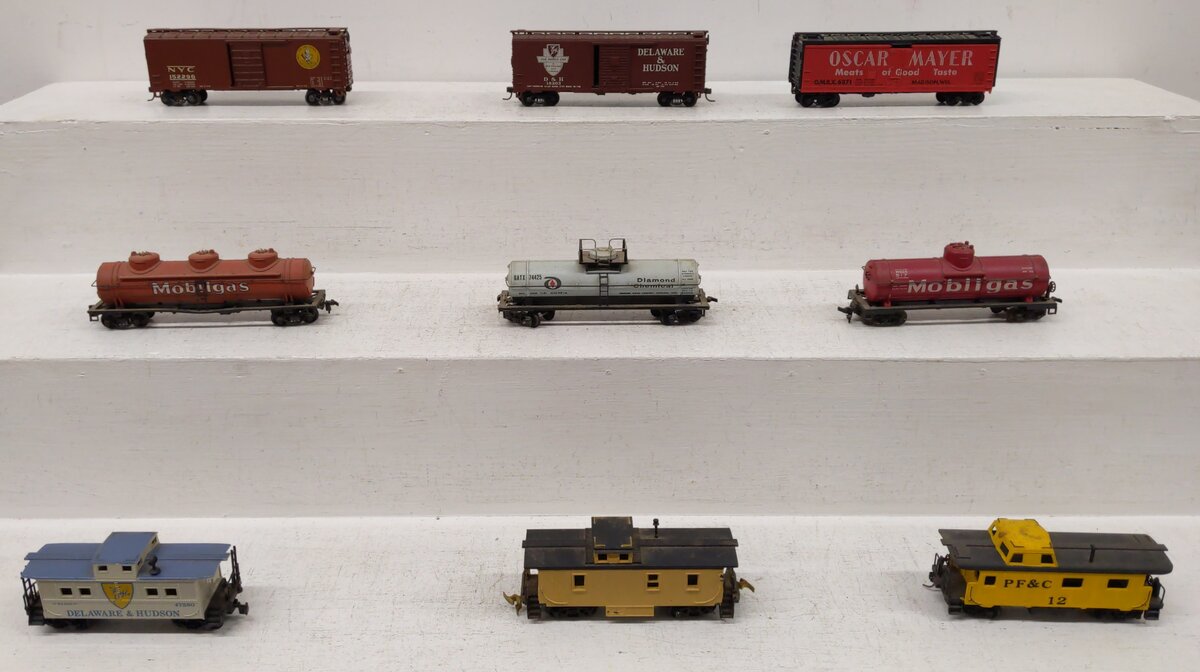 HO Scale Assorted Freight Cars [9] VG