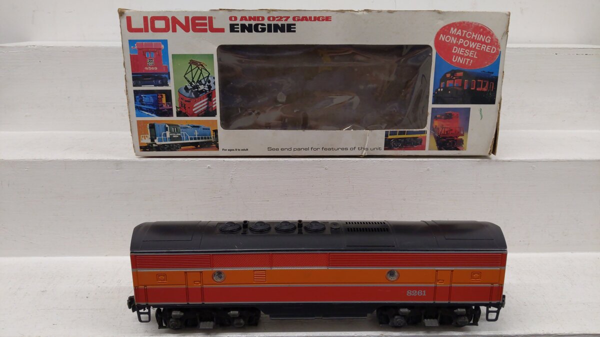 Lionel 6-8261 O SP Daylight F3 Non-Powered B-Unit Diesel Locomotive w/Sound EX/Box
