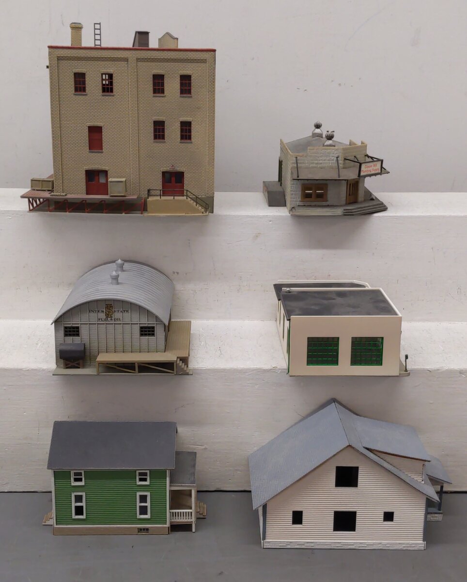 Assorted HO Scale Buildings [6] EX