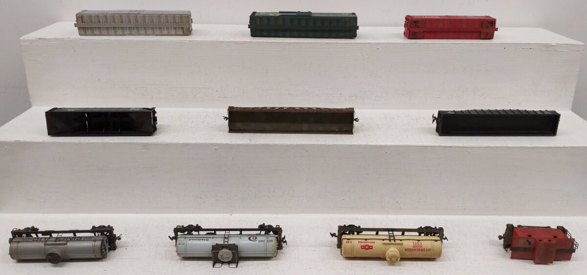 HO Scale Assorted Freight Cars [10] VG
