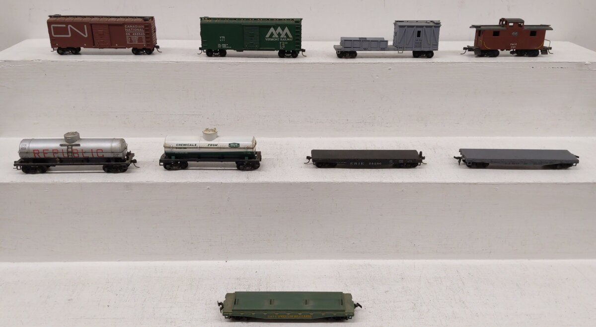 HO Scale Assorted Freight Cars [9] VG
