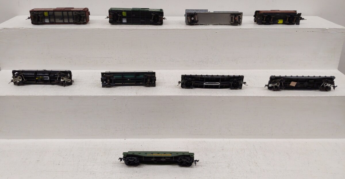 HO Scale Assorted Freight Cars [9] VG