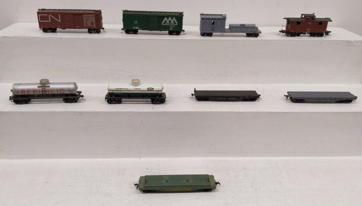 HO Scale Assorted Freight Cars [9] VG
