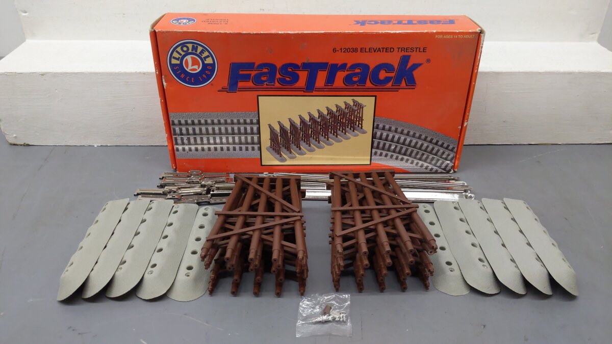 Lionel 6-12038 O FasTrack Elevated Trestle Set LN/Box