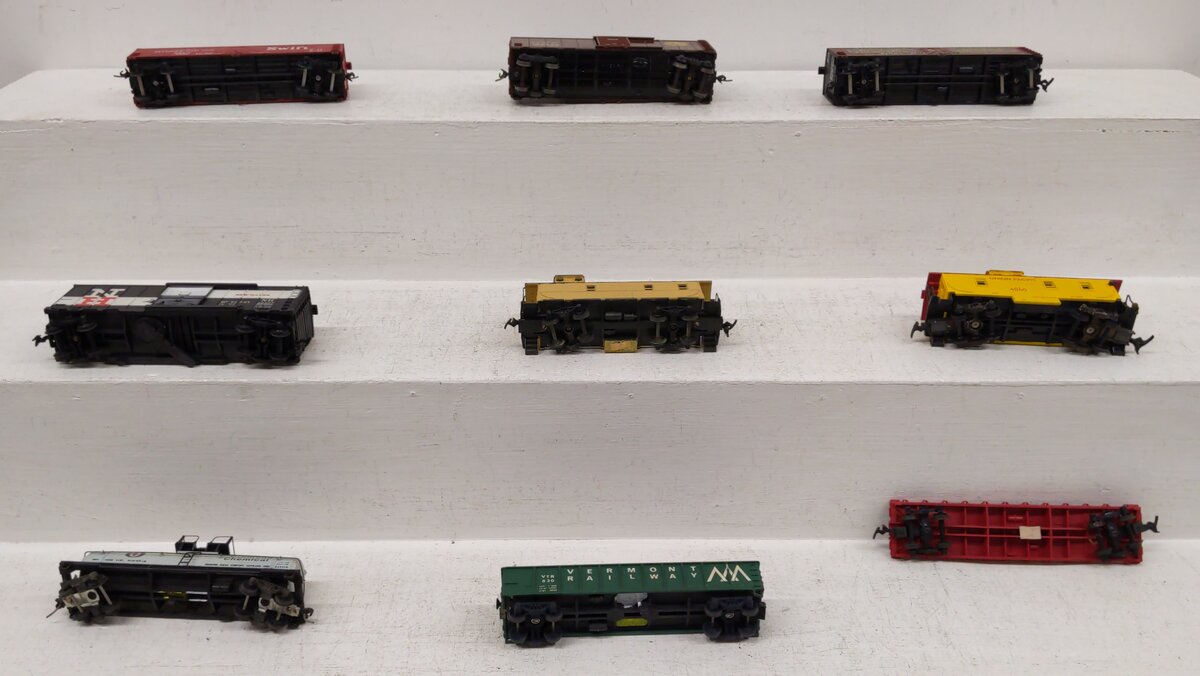HO Scale Assorted Freight Cars [9] VG