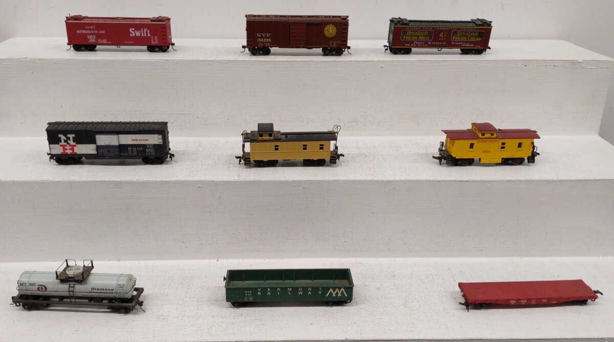 HO Scale Assorted Freight Cars [9] VG