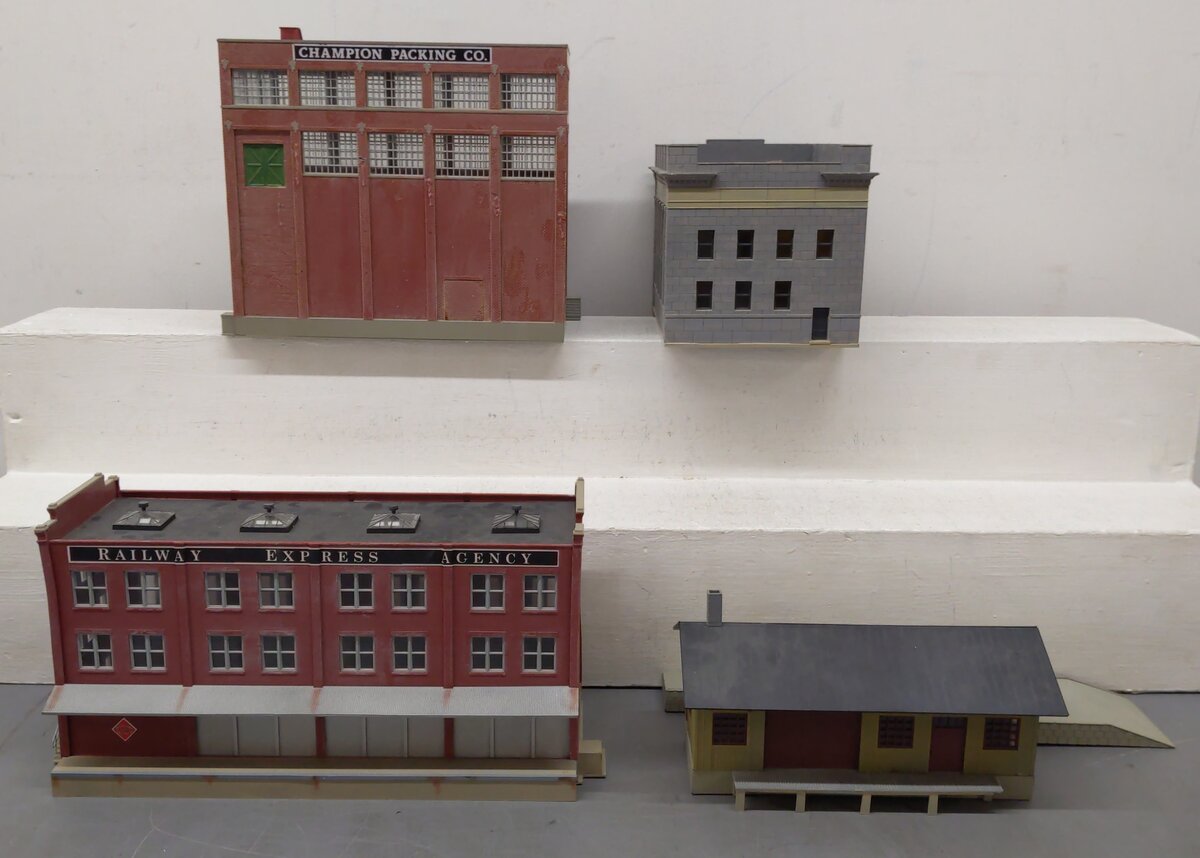 Assorted HO Scale Buildings [4] EX