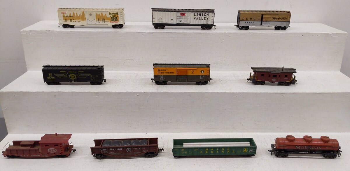 HO Scale Assorted Freight Cars [10] VG