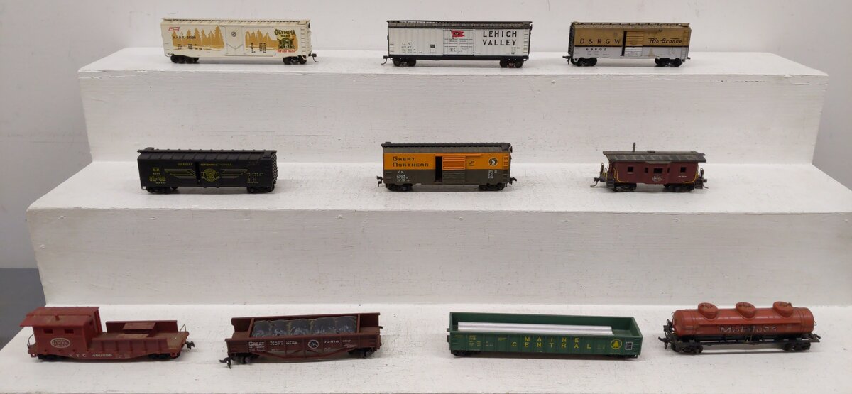 HO Scale Assorted Freight Cars [10] VG
