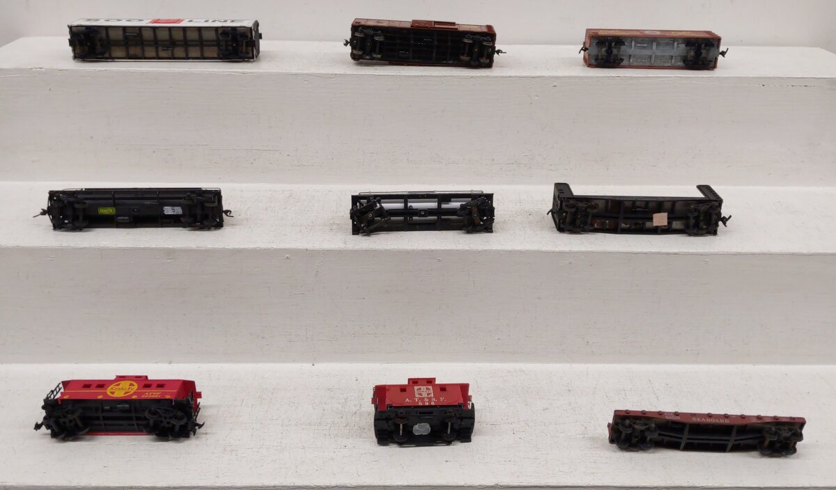 HO Scale Assorted Freight Cars [9] VG