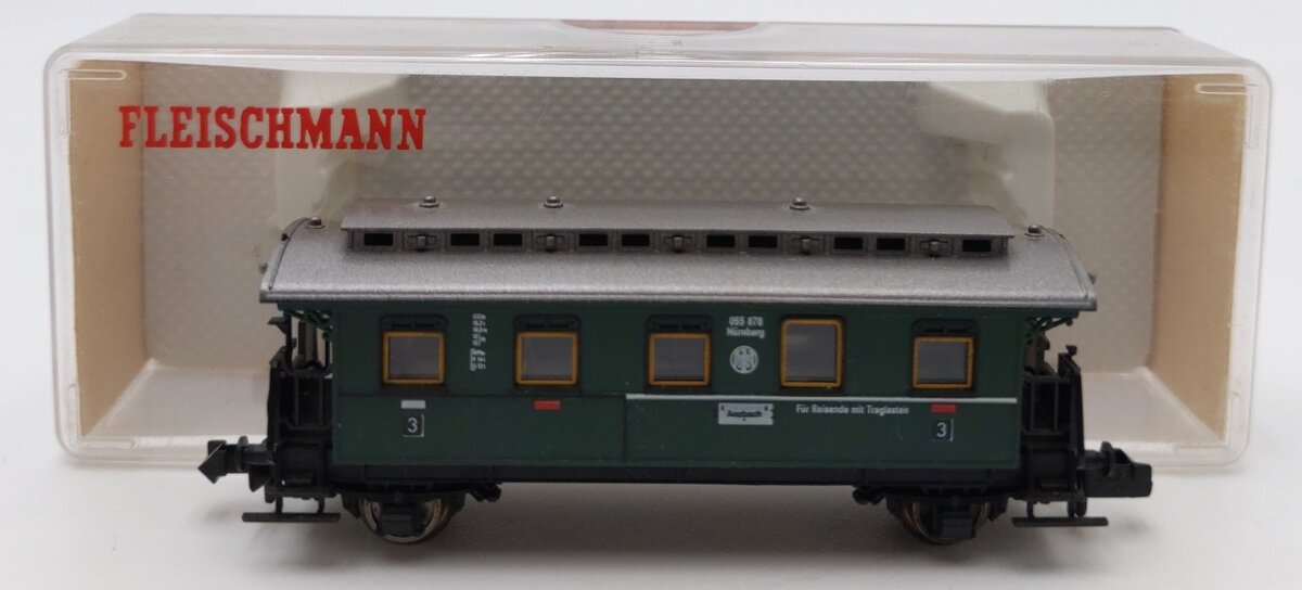 Fleischmann 8067 N Scale Deutsche Reichsbahn 3rd Class Coach Car LN/Box