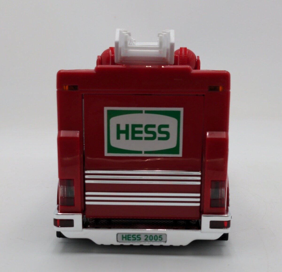 Hess 2005 Diecast Emergency Fire Truck With Rescue Vehicle NIB