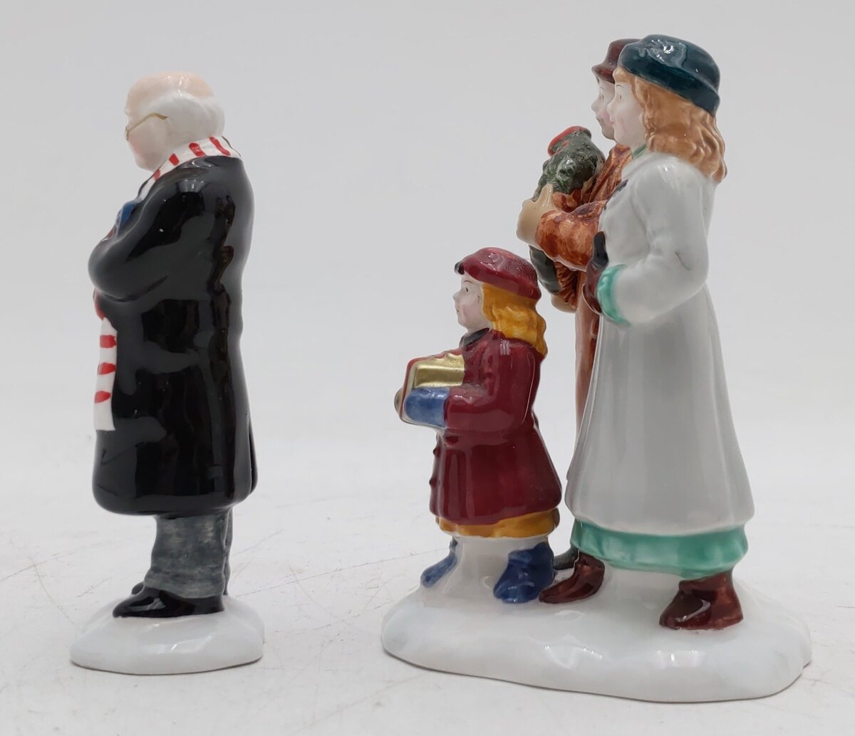 Dept 56 5476-3 The Snow Village "Going To The Chapel" Ceramic Figures (Set of 2) EX/Box