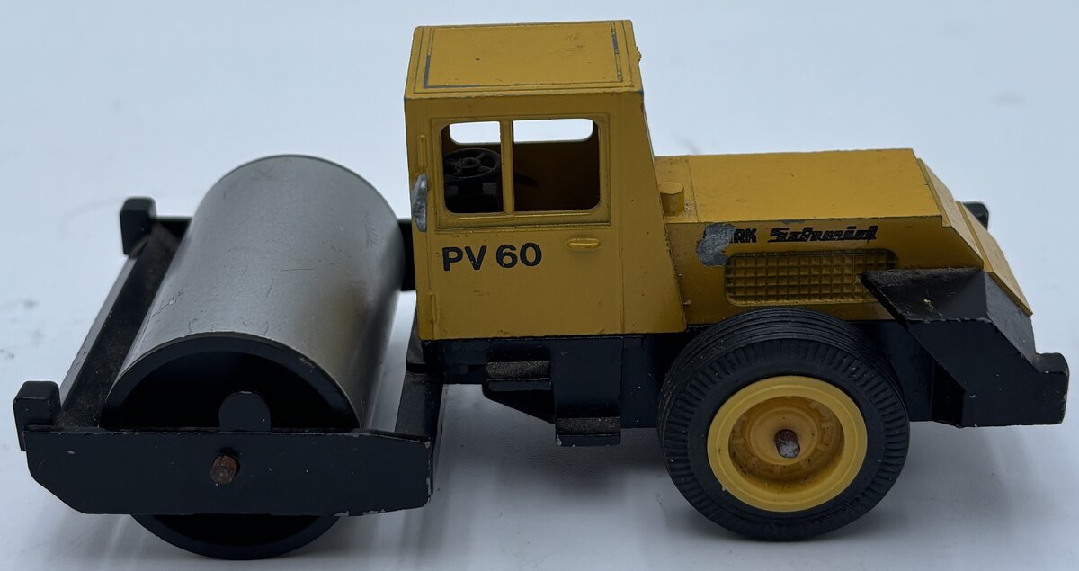 Gescha 292 1:50 Clark Scheild PV 60 Road Roller VG