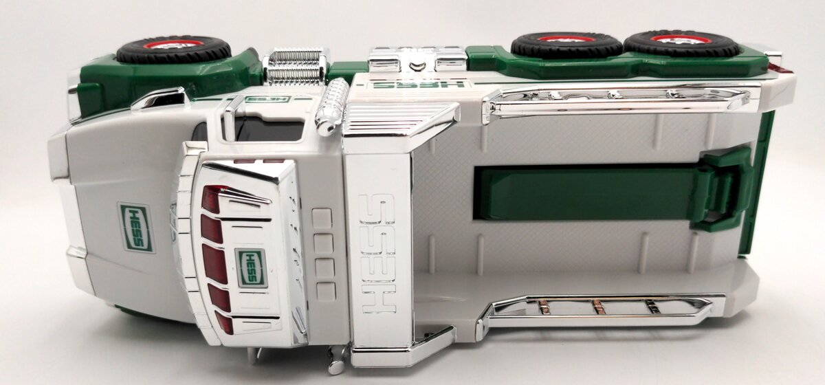 Hess 2019 Tow Truck Rescue Team NIB