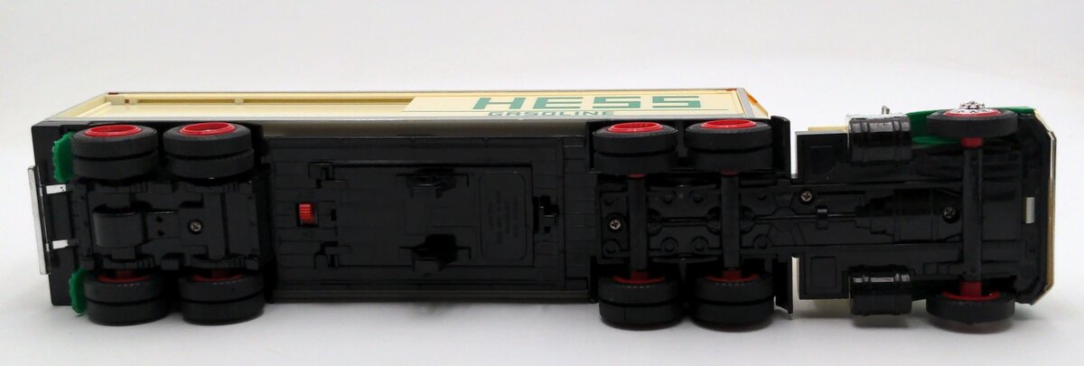 Hess 1987 Semi-Truck Gasoline Fuel Oils Toy Truck Bank W/Green Barrels NIB