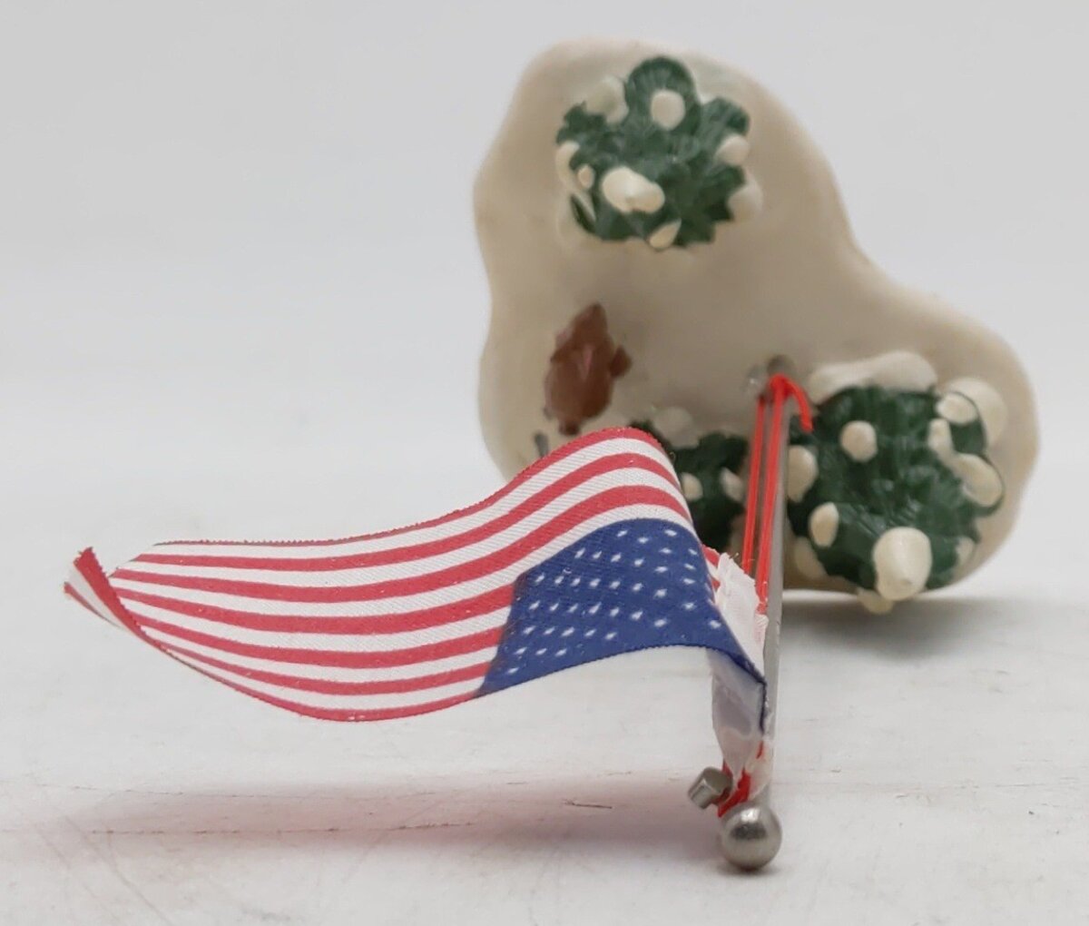 Dept 56 5177-2 The Snow Village Ceramic Flag Pole EX/Box