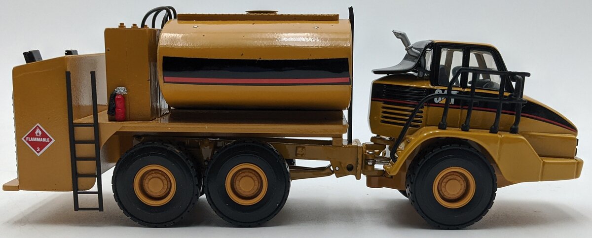Custom Built 1:50 Scale Diecast Caterpillar 725 Lube Service Truck VG