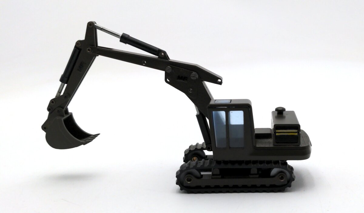NZG 106 1:50 Scale Diecast Massey Ferguson OD Green Excavator LN