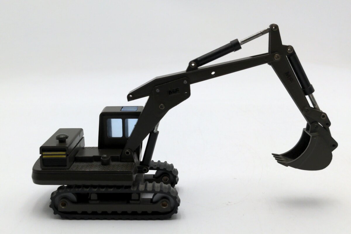 NZG 106 1:50 Scale Diecast Massey Ferguson OD Green Excavator LN