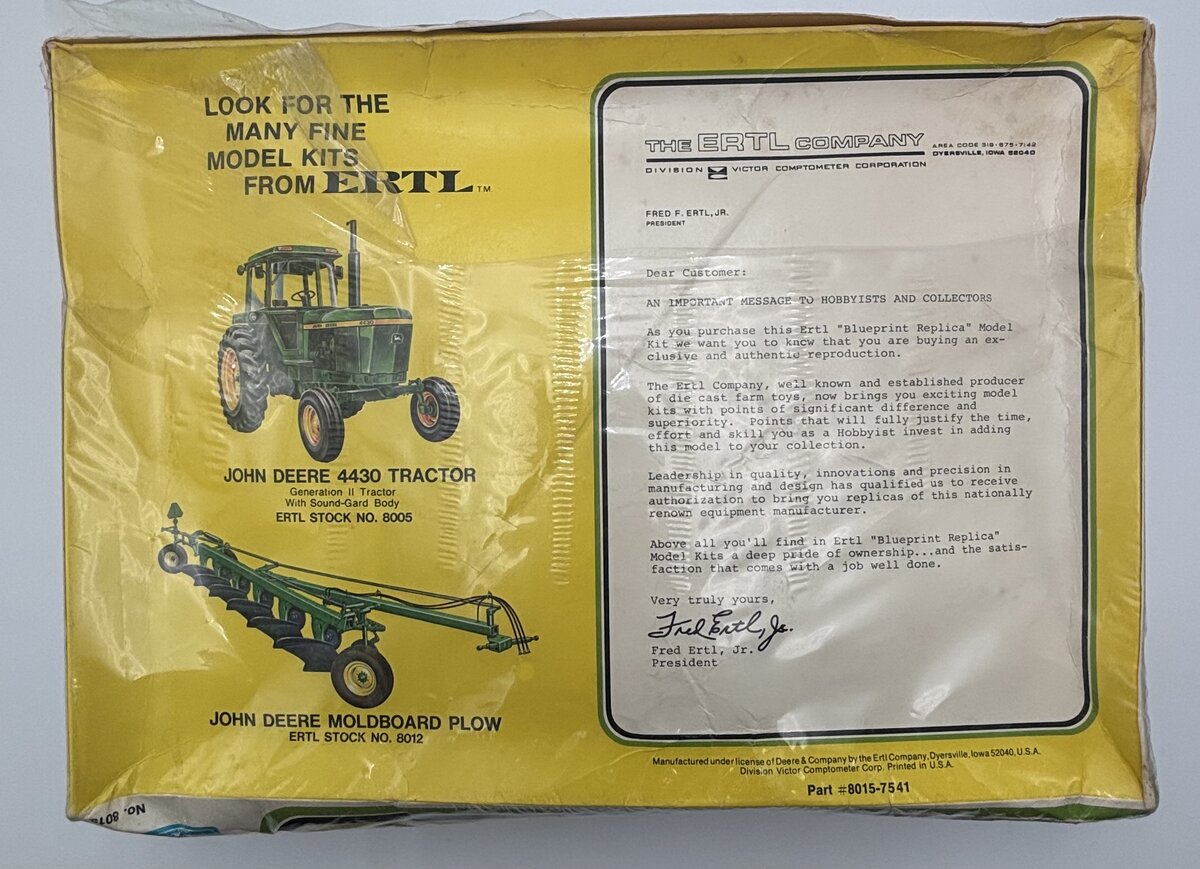 Ertl 8015 1:25 Scale John Deere 310 Backhoe Loader Plastic Kit LN/Box