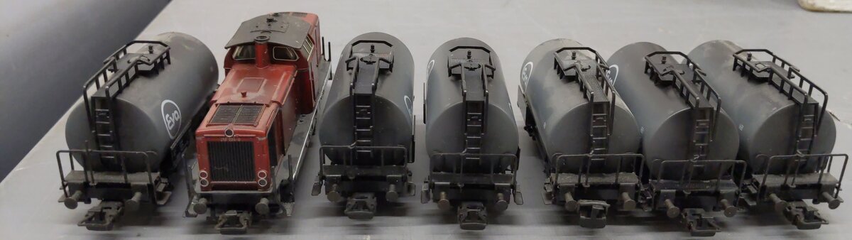 Marklin 2855 HO German Eva Tank Train (Diesel Loco & 6 Tank Cars) LN/Box