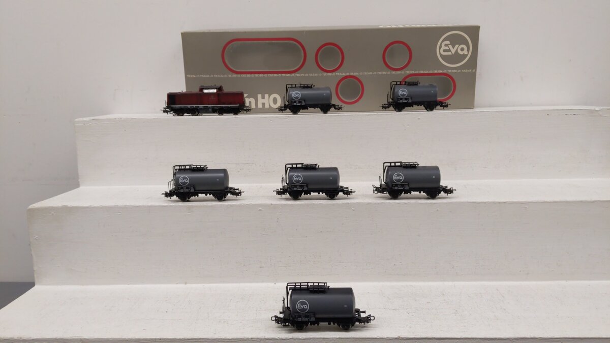 Marklin 2855 HO German Eva Tank Train (Diesel Loco & 6 Tank Cars) LN/Box