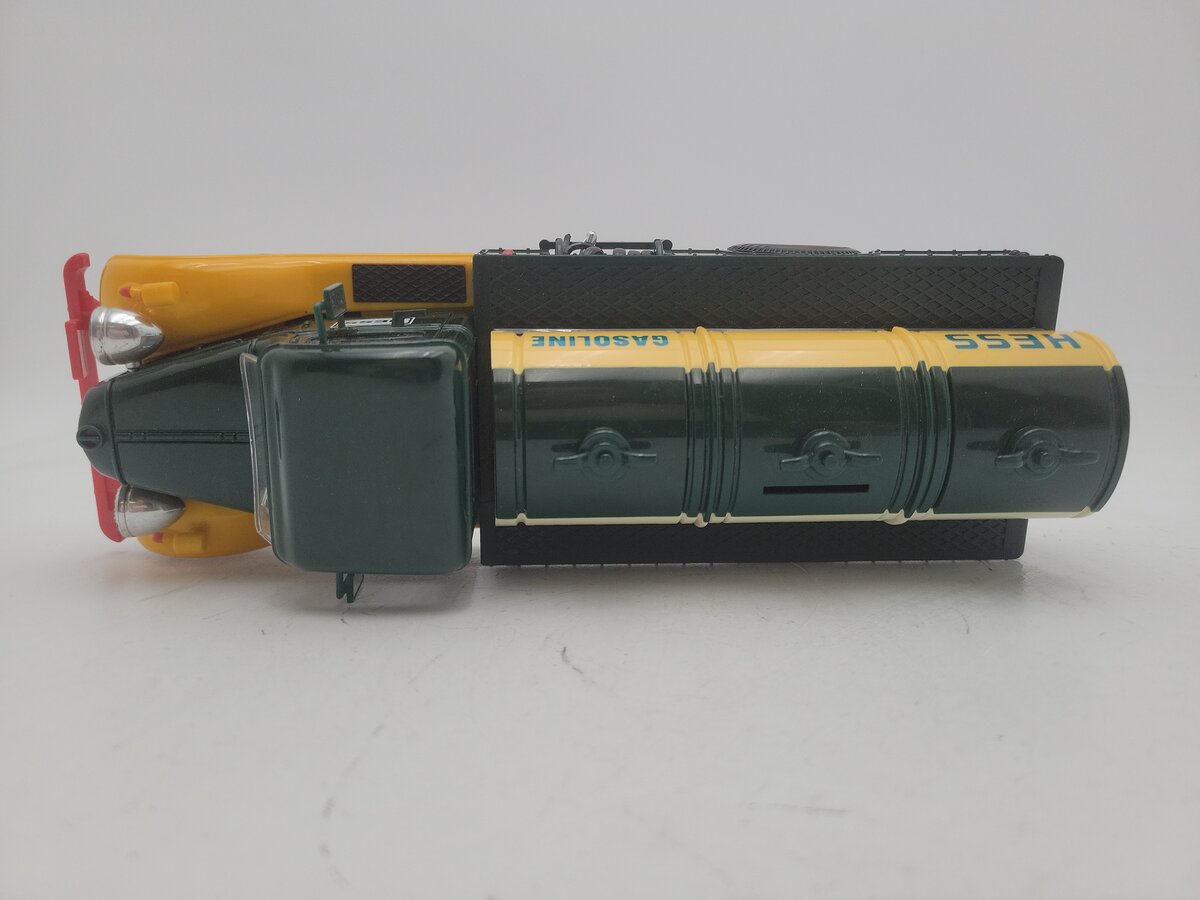 Hess Green / Yellow & White Amerada Hess Plastic Tank Truck EX