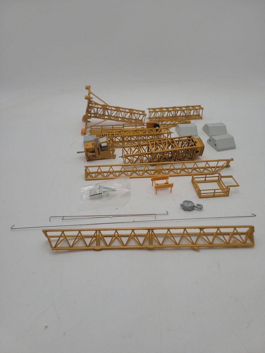 Conrad 1:87 Scale Diecast Yellow Liebherr Tower Crane EC-H Krane Die Cast Model EX/Box