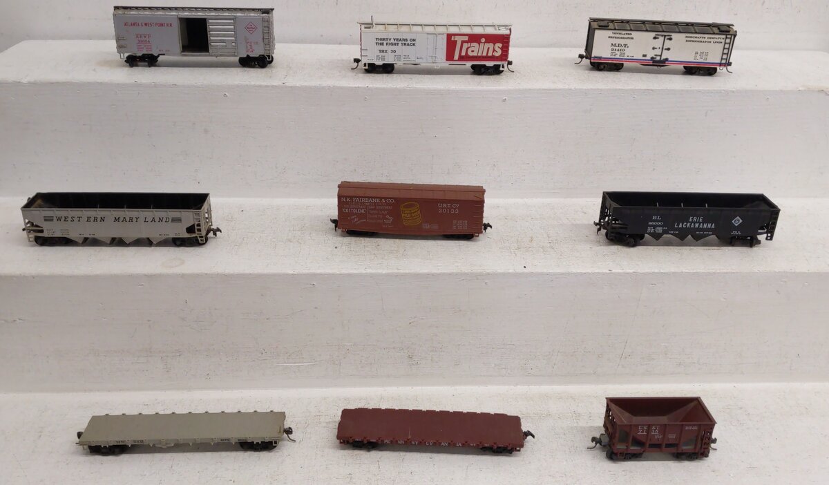 HO Scale Assorted Freight Cars [9] VG