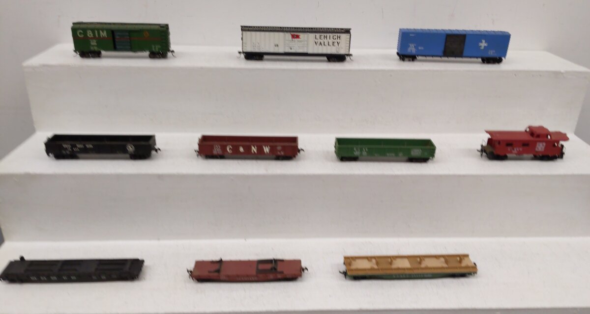 HO Scale Assorted Freight Cars [10] VG