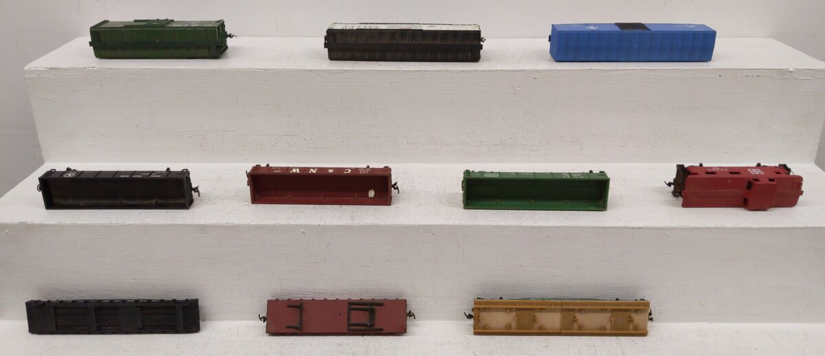 HO Scale Assorted Freight Cars [10] VG