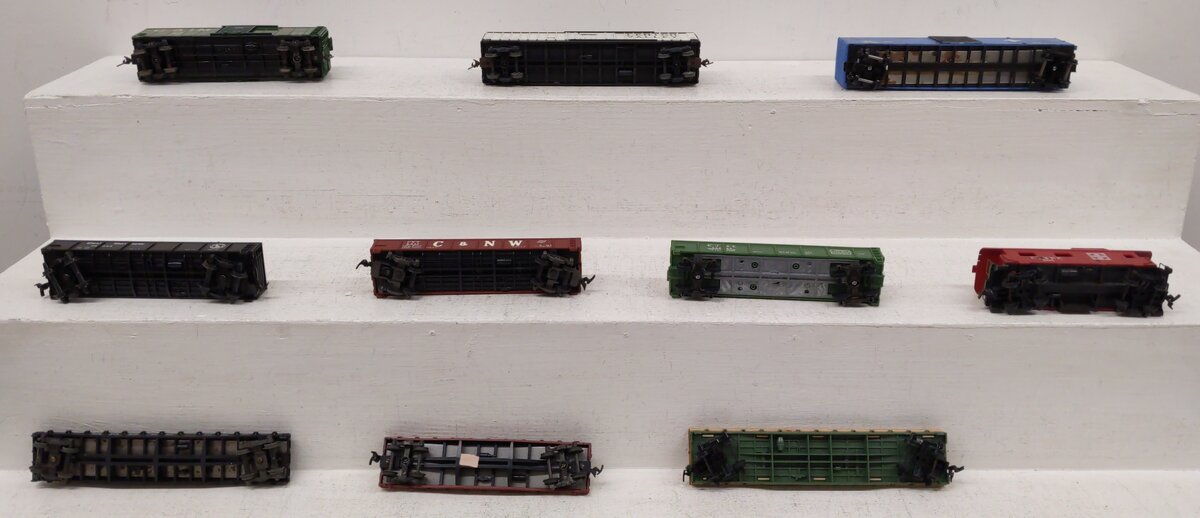 HO Scale Assorted Freight Cars [10] VG