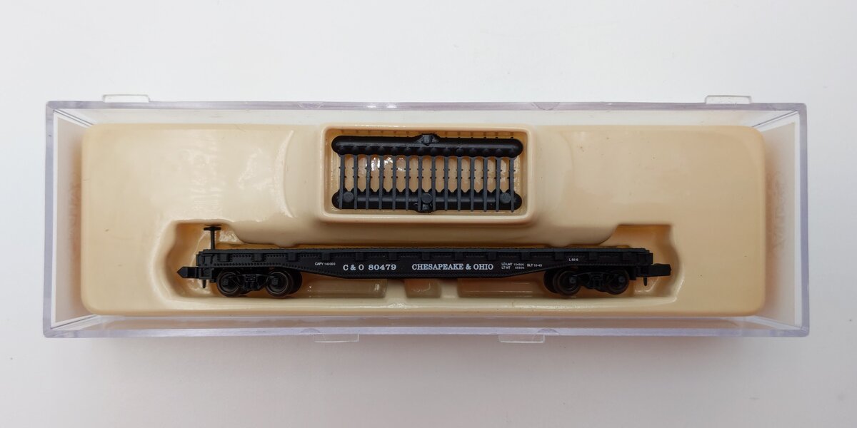 Atlas 38031 N Scale Chesapeake & Ohio 50' Flat Car w/ Stakes #80479 LN/Box