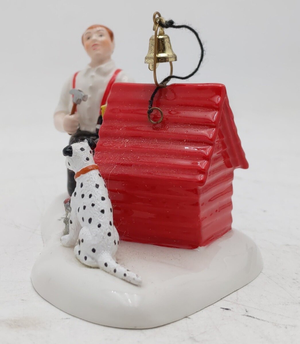 Dept 56 56.55401 The Snow Village "Sparky's New Doghouse" Ceramic Figure EX/Box