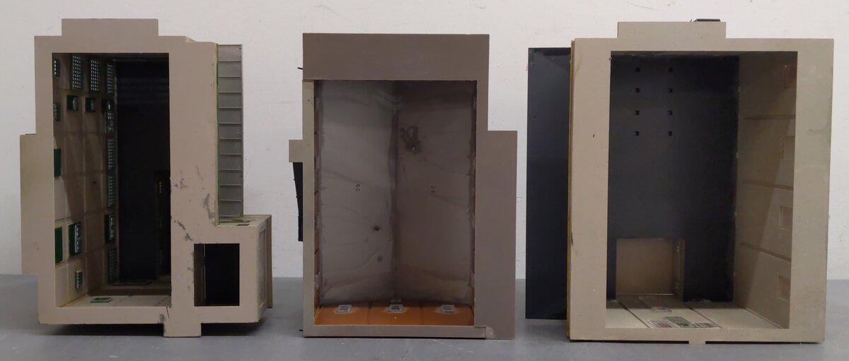 Assorted HO Scale Plastic Buildings [3] VG