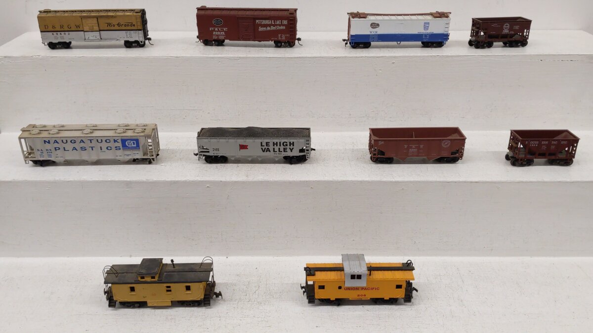 HO Scale Assorted Freight Cars [10] VG