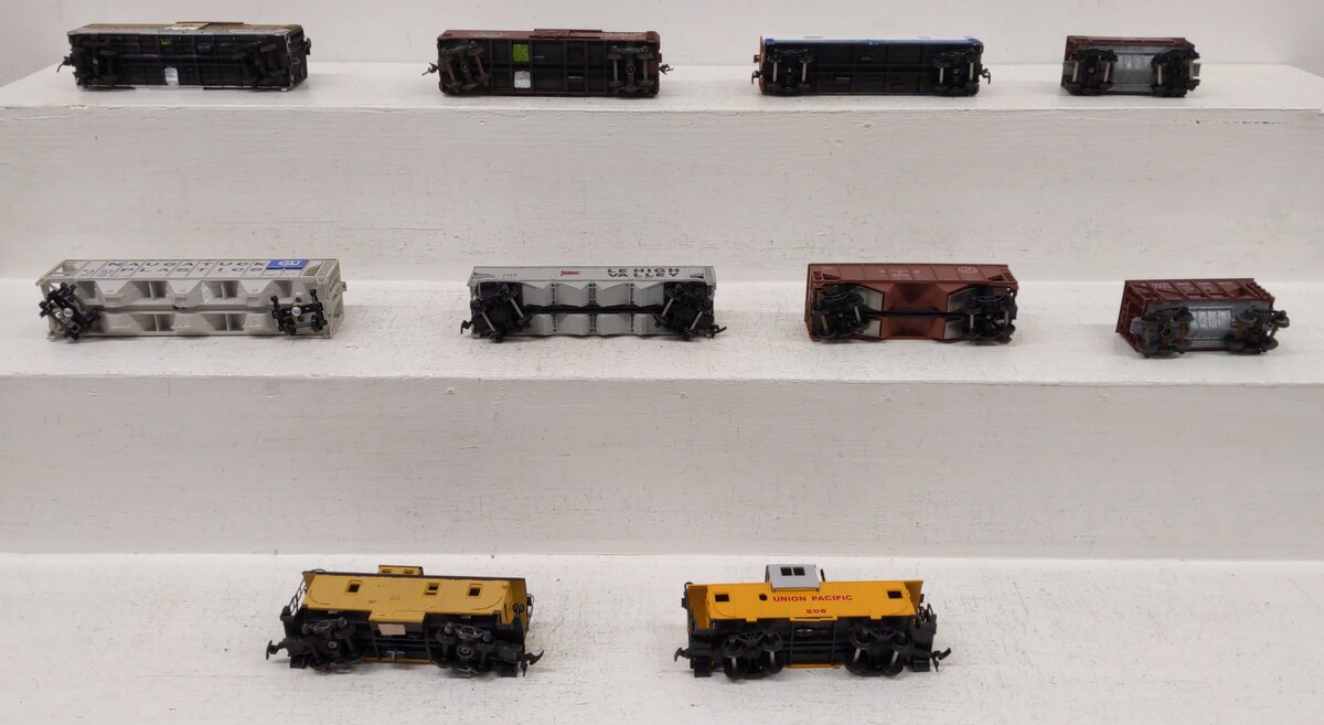 HO Scale Assorted Freight Cars [10] VG