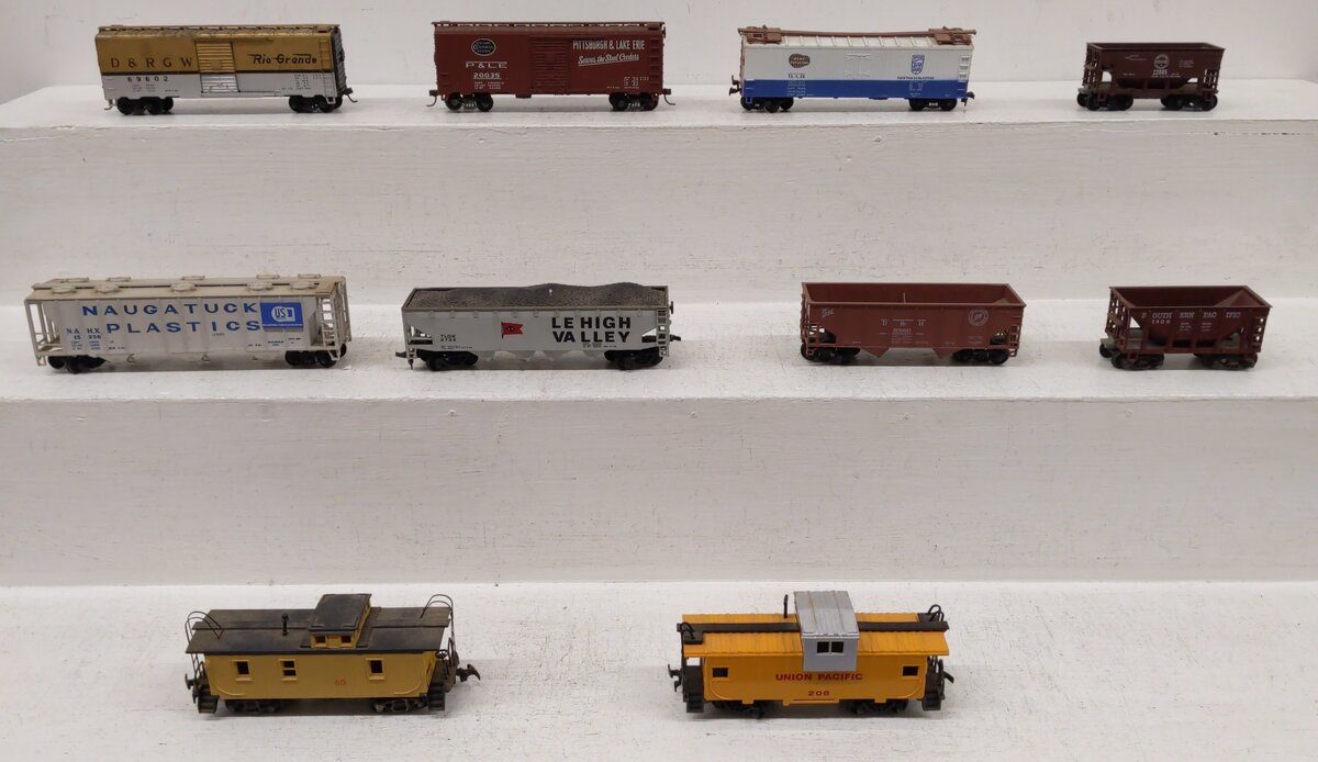 HO Scale Assorted Freight Cars [10] VG