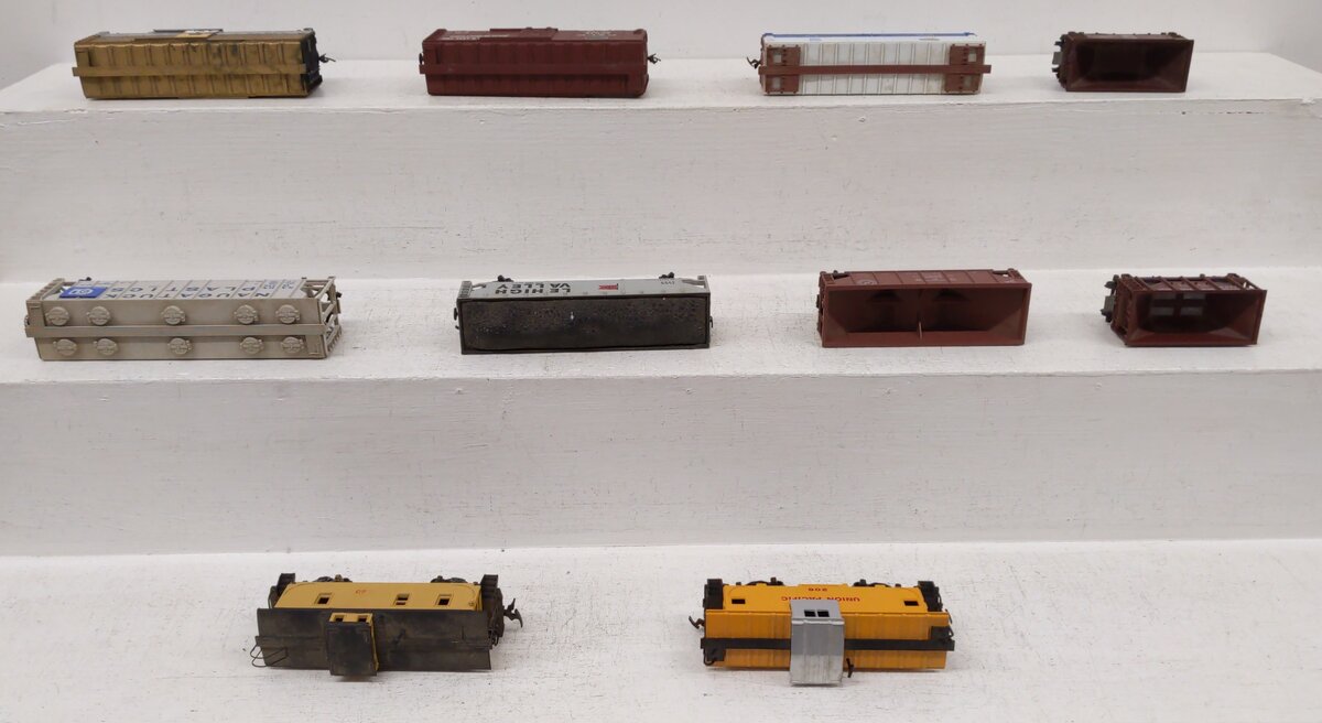 HO Scale Assorted Freight Cars [10] VG