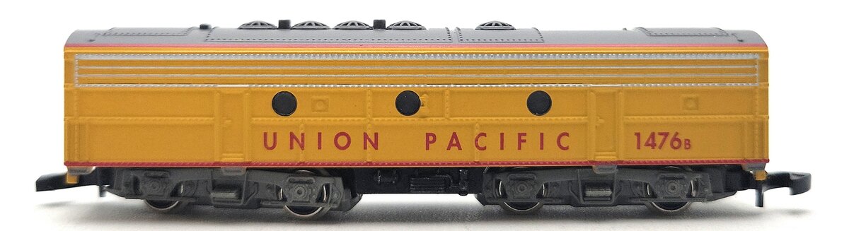 Marklin 8832 Z Scale Union Pacific B Unit F7 Dummy Diesel Locomotive EX