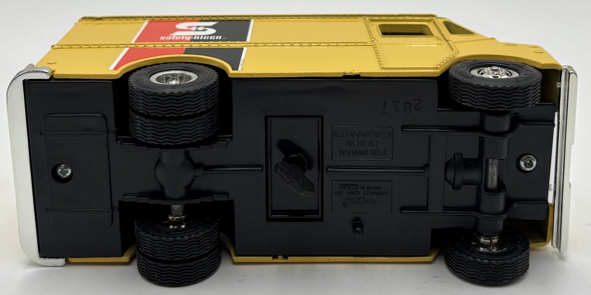 Ertl 9289 1:43 Safety-Kleen 1996 Grumman-Olsen Kurbmaster Van Bank EX/Box