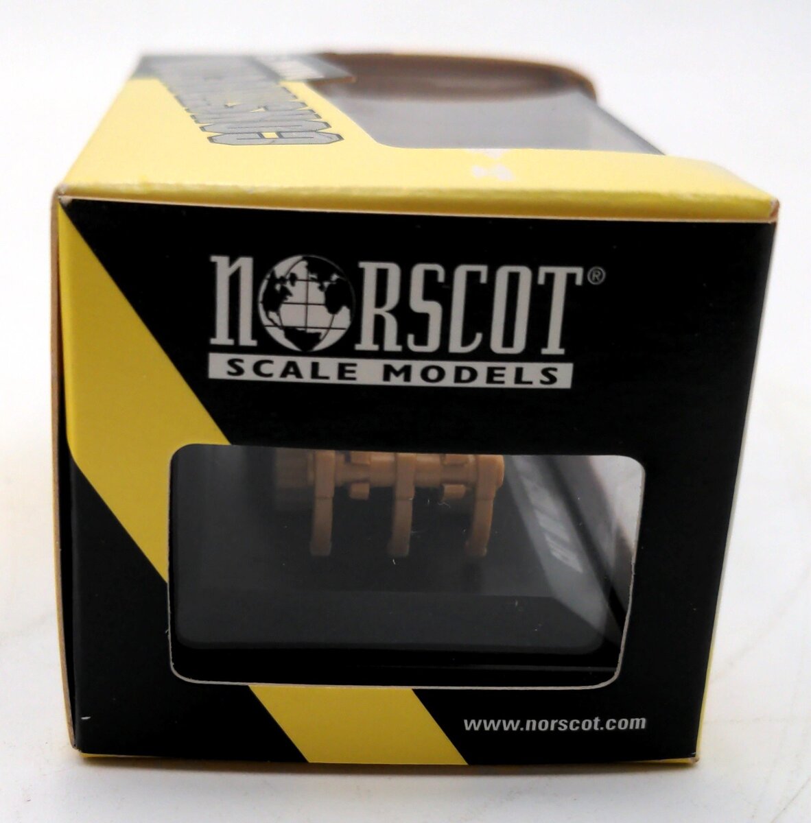 Norscot 55427 1:64 Diecast Yellow/Black Cat Equipment D7E Track Type Tractor NIB
