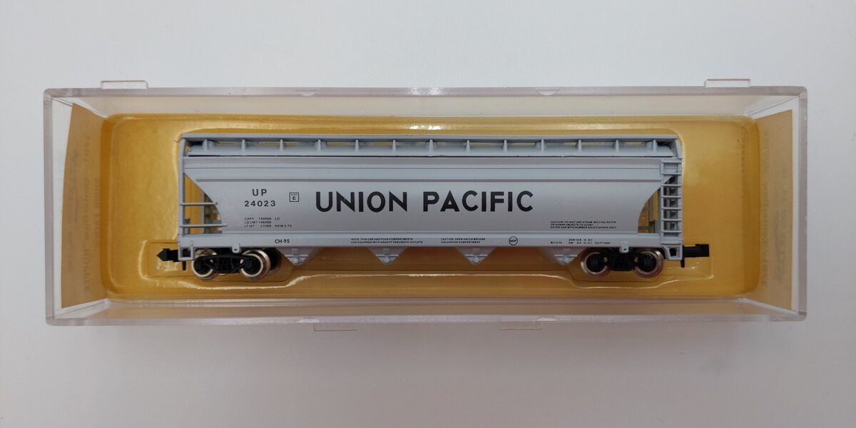 Atlas 3701 N Scale Union Pacific Centerflow Hopper Car #24023 LN/Box
